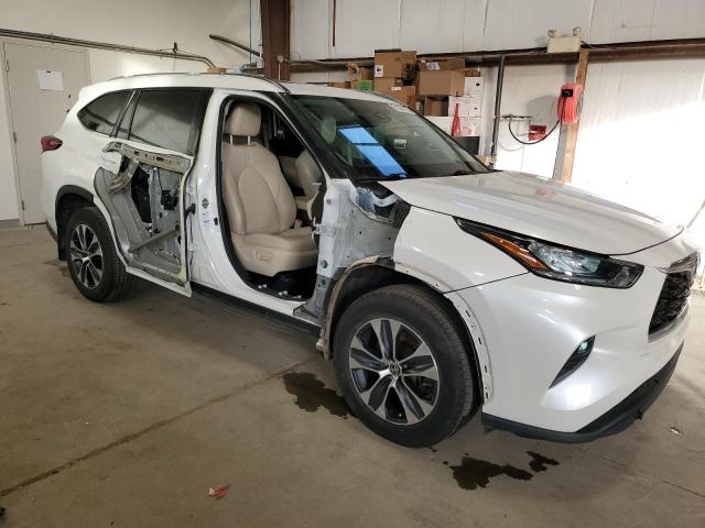 Photo 4 from auction – 2021 TOYOTA HIGHLANDER with VIN 5TDGBRCHXMS033251