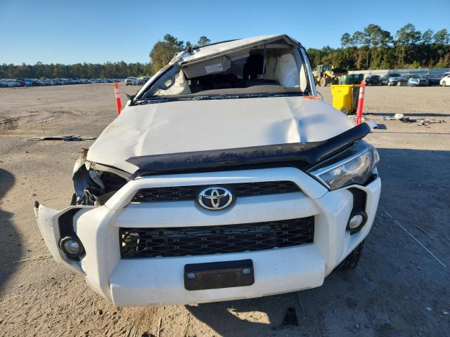 Photo 5 from auction – 2018 TOYOTA 4RUNNER SR with VIN JTEBU5JR1J5539945