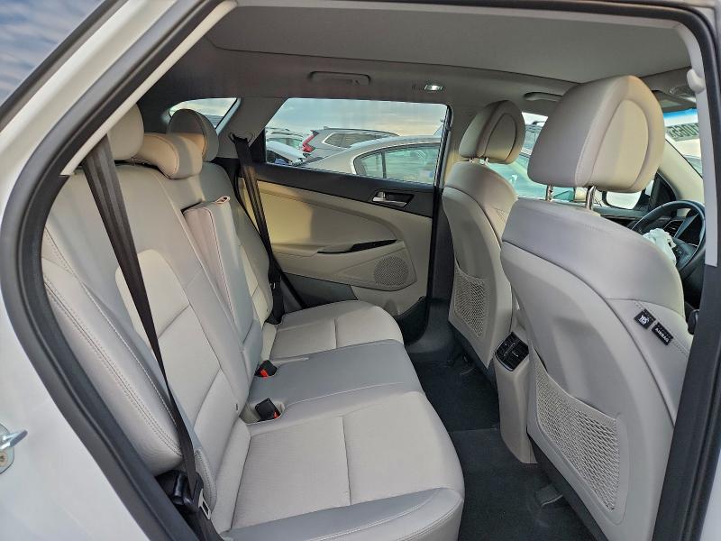 Photo 11 from auction – 2018 HYUNDAI TUCSON VAL with VIN KM8J3CA23JU821399