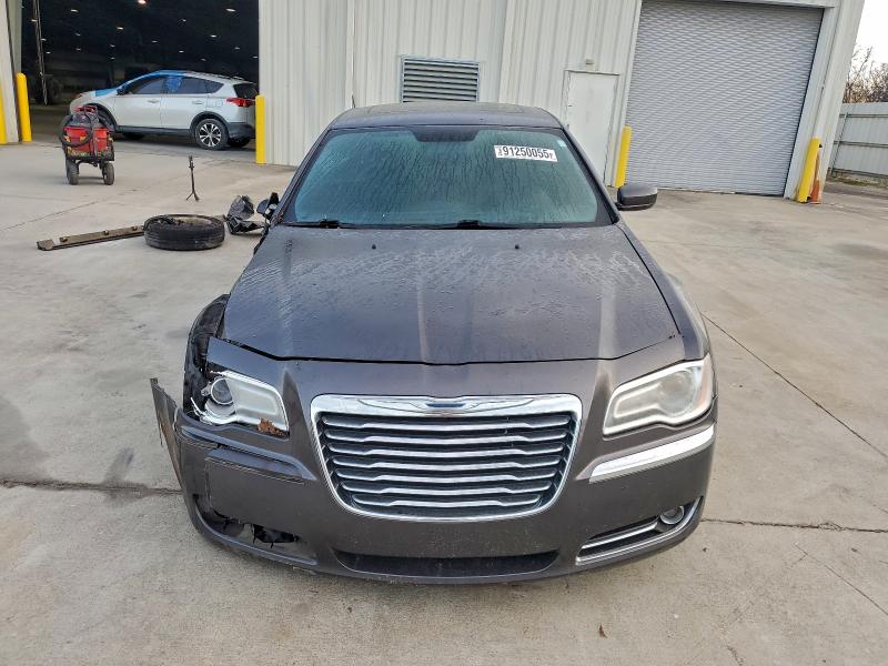 صورة رقم 5 من المزاد - 2013 CHRYSLER 300 مع VIN 2C3CCAAG6DH575117