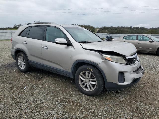 Photo 4 from auction – 2014 KIA SORENTO LX with VIN 5XYKTDA75EG426643