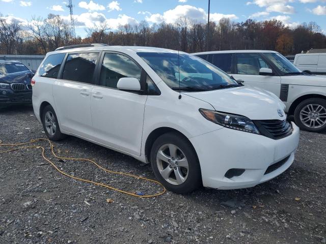 Photo 4 from auction – 2013 TOYOTA SIENNA LE with VIN 5TDKK3DC8DS357793