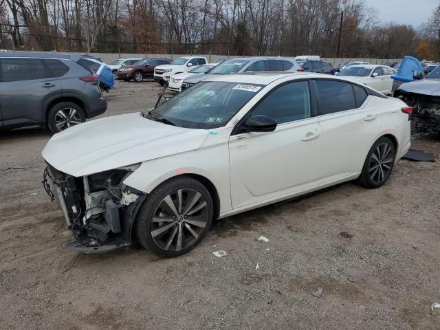 NISSAN ALTIMA SR 2019 with VIN 1N4BL4CV8KC124216 - Photo from auction