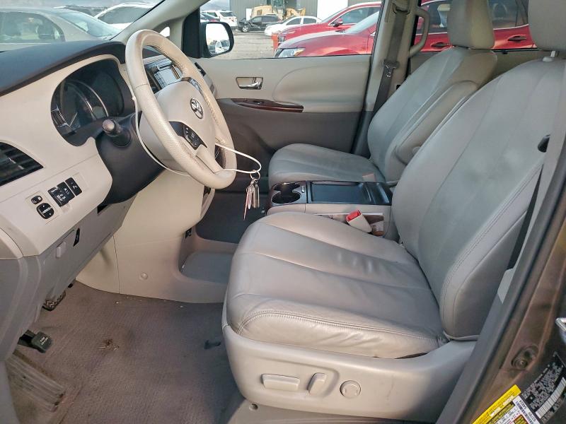 Photo 7 from auction – 2011 TOYOTA SIENNA XLE with VIN 5TDYK3DC1BS088513