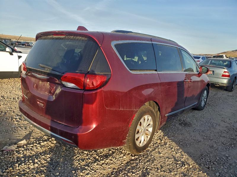 Photo 3 from auction – 2017 CHRYSLER PACIFICA T with VIN 2C4RC1BG0HR627314