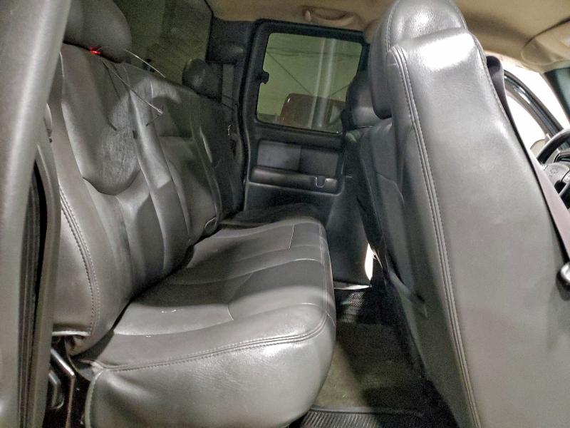 Photo 10 from auction – 2004 CHEVROLET SILVERADO with VIN 2GCEK19N841122703