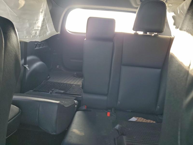Photo 10 from auction – 2016 TOYOTA RAV4 LIMIT with VIN 2T3DFREV0GW472567