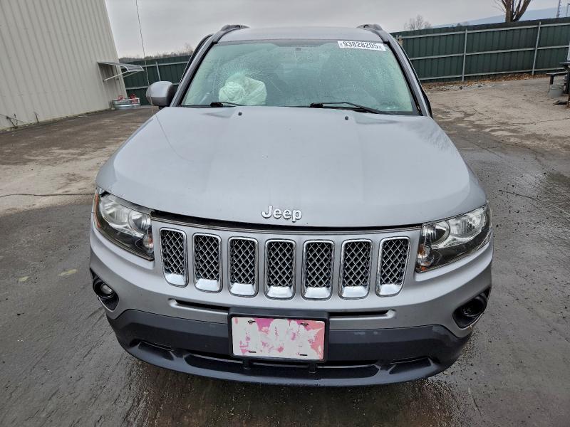 Photo 5 from auction – 2017 JEEP COMPASS LA with VIN 1C4NJDEB2HD107835