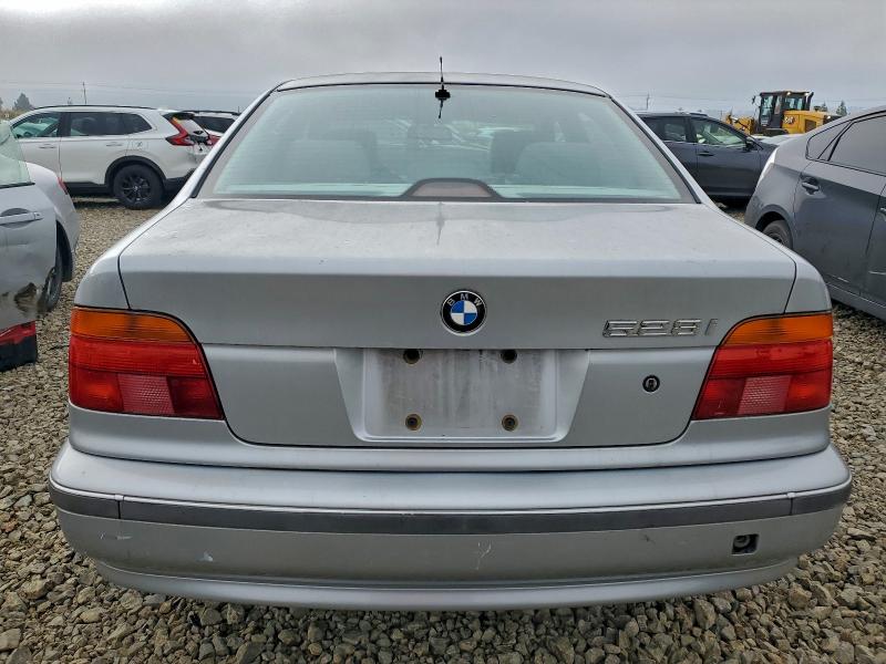 Photo 6 from auction – 1997 BMW 528 I AUTO with VIN WBADD6320VBW10771
