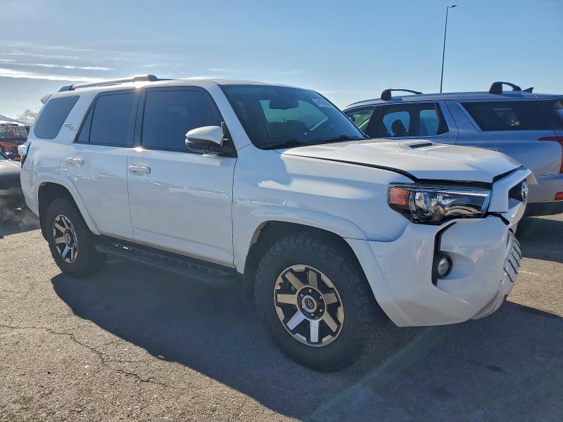 Photo 4 from auction – 2017 TOYOTA 4RUNNER SR with VIN JTEBU5JR7H5464792