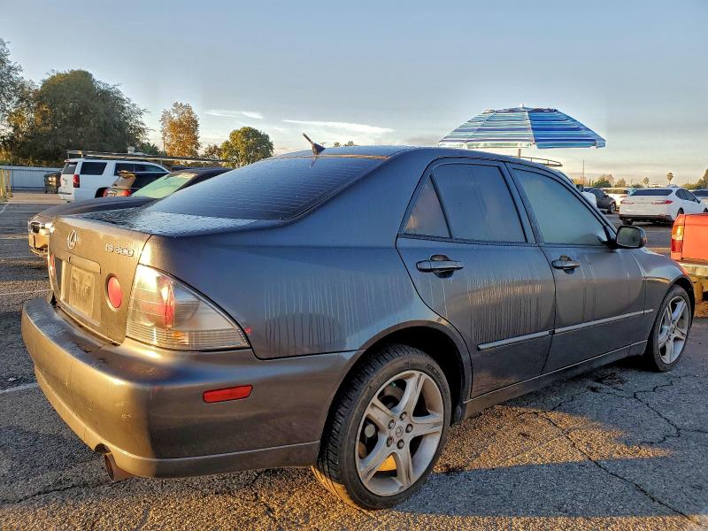 Photo 3 from auction – 2003 LEXUS IS 300 with VIN JTHBD192830067309