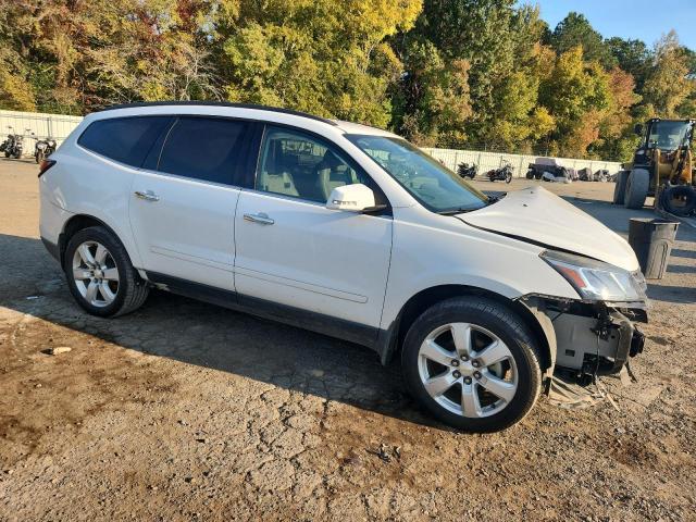 Photo 4 from auction – 2017 CHEVROLET TRAVERSE L with VIN 1GNKRGKD6HJ102052