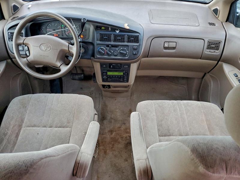 Photo 8 from auction – 2000 TOYOTA SIENNA LE with VIN 4T3ZF13C2YU270548