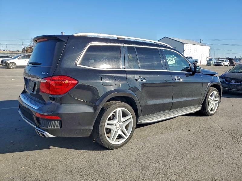 Photo 3 from auction – 2015 MERCEDES-BENZ GL 550 4MA with VIN 4JGDF7DE3FA588179