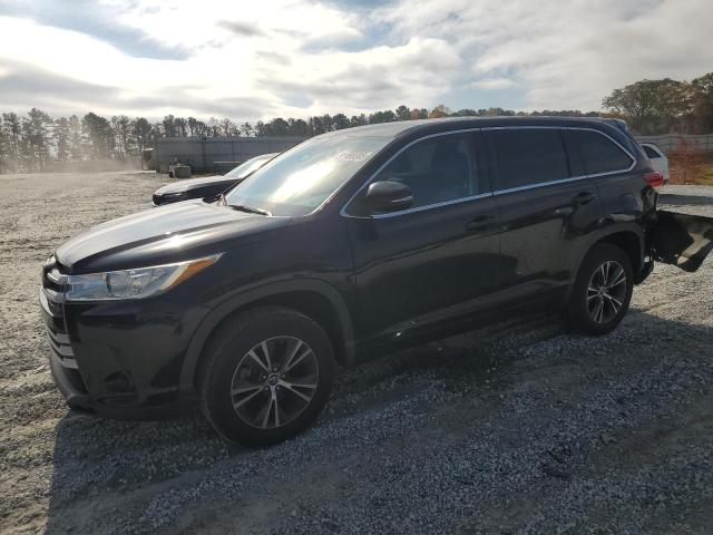 TOYOTA HIGHLANDER 2018 with VIN 5TDZZRFH1JS239800 - Photo from auction