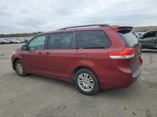 Photo 2 from auction – 2011 TOYOTA SIENNA XLE with VIN 5TDYK3DC8BS136489