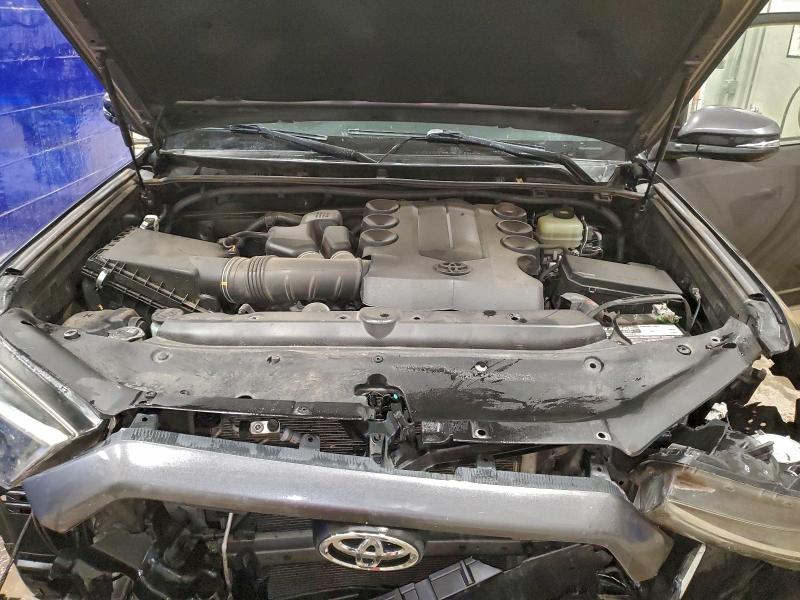 Photo 12 from auction – 2018 TOYOTA 4RUNNER SR with VIN JTEBU5JRXJ5554296