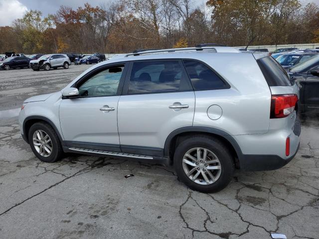 Photo 2 from auction – 2015 KIA SORENTO LX with VIN 5XYKT3A64FG577315