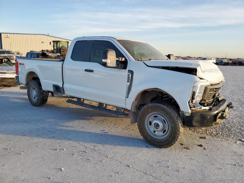 Photo 4 from auction – 2023 FORD F350 SUPER with VIN 1FT8X3BA3PED78316