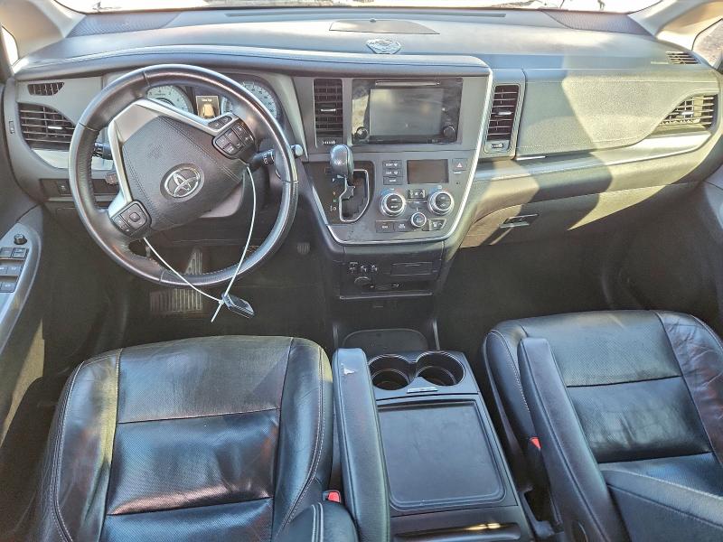 Photo 8 from auction – 2017 TOYOTA SIENNA SE with VIN 5TDXZ3DC1HS862632