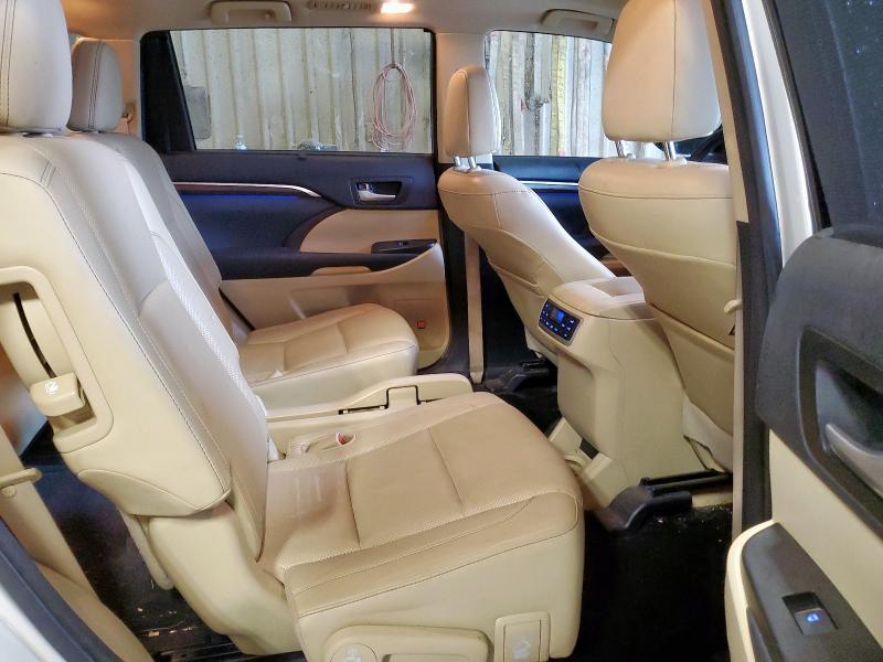 Photo 11 from auction – 2015 TOYOTA HIGHLANDER with VIN 5TDYKRFH8FS065974