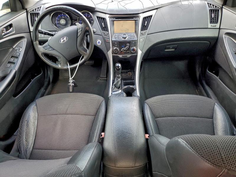 Photo 8 from auction – 2011 HYUNDAI SONATA SE with VIN 5NPEC4AC7BH160637