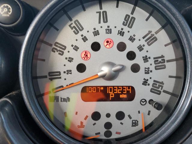 Photo 9 from auction – 2006 MINI COOPER S with VIN WMWRE33516TJ39916