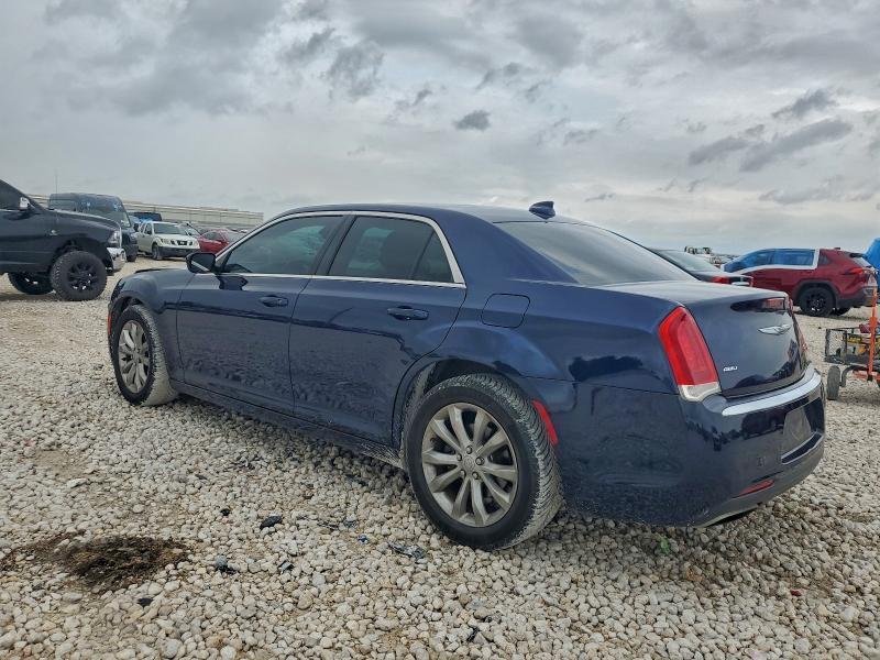 Photo 2 from auction – 2017 CHRYSLER 300 LIMITE with VIN 2C3CCARG8HH617944