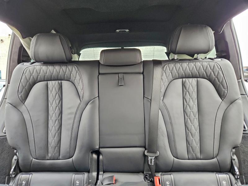 Photo 10 from auction – 2022 BMW X7 M50I with VIN 5UXCX6C08N9K12704