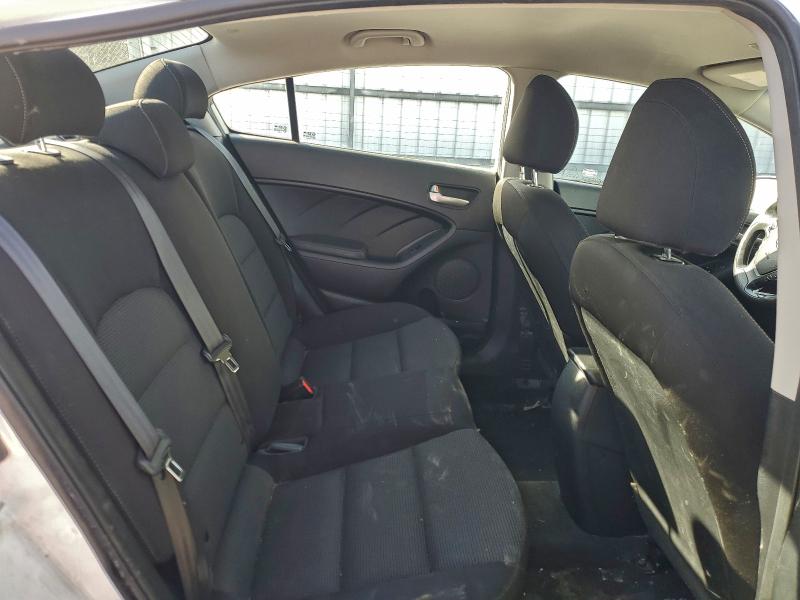 Photo 10 from auction – 2017 KIA FORTE LX with VIN 3KPFK4A79HE101239