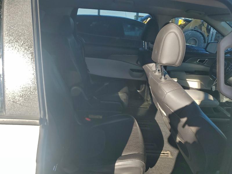 Photo 11 from auction – 2024 KIA CARNIVAL with VIN KNDNB4H34R6432672