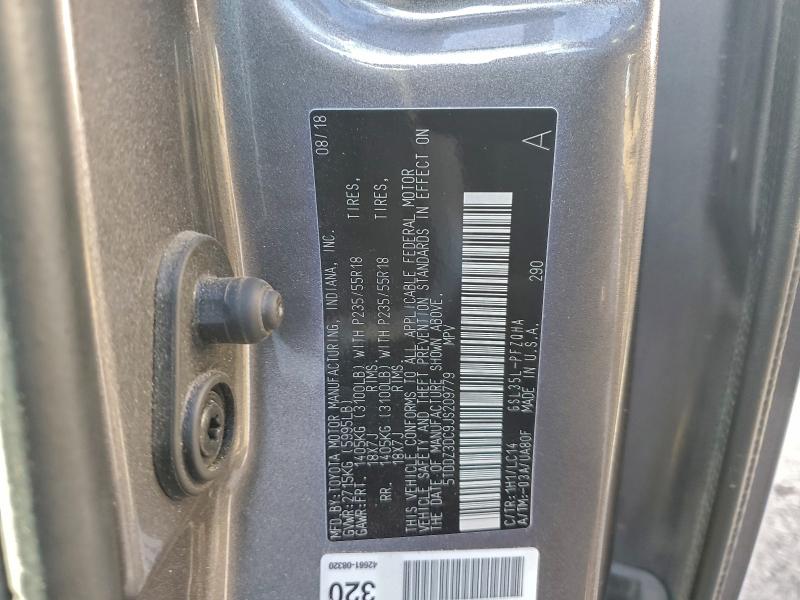 Photo 14 from auction – 2018 TOYOTA SIENNA XLE with VIN 5TDDZ3DC9JS209779