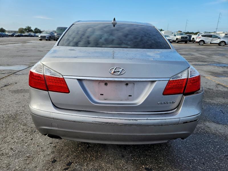 Photo 6 from auction – 2011 HYUNDAI GENESIS 3. with VIN KMHGC4DE1BU117239