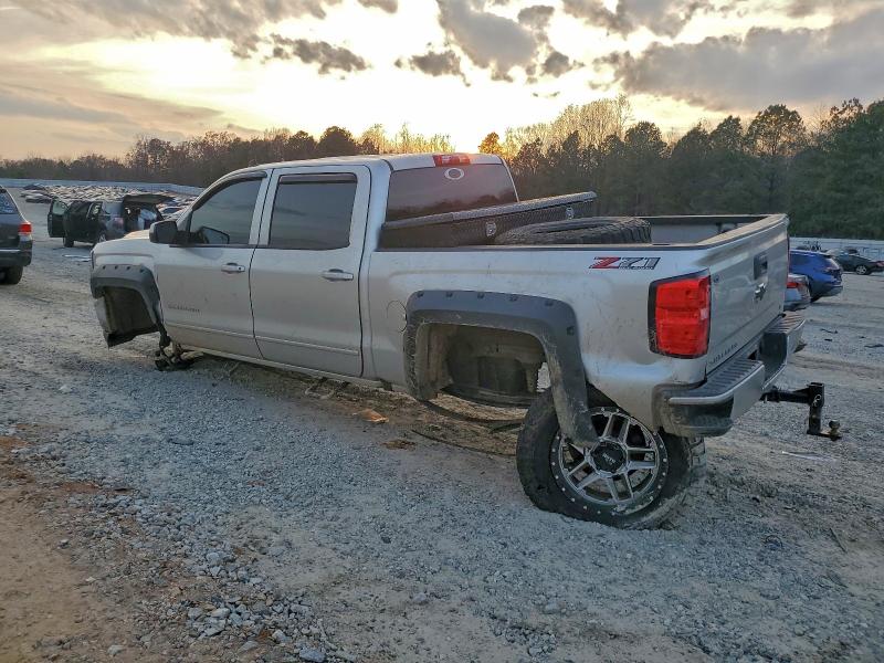Photo 2 from auction – 2018 CHEVROLET SILVERADO with VIN 3GCUKREC6JG627012