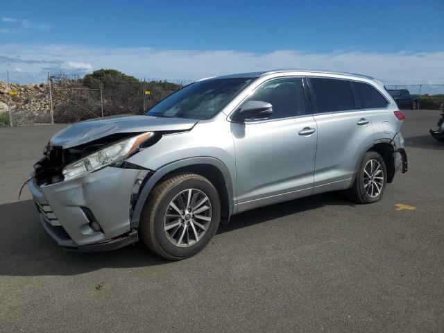 TOYOTA HIGHLANDER 2017 with VIN 5TDKZRFHXHS522448 - Photo from auction