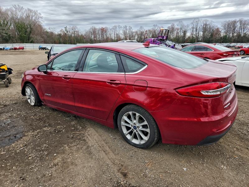 Photo 2 from auction – 2019 FORD FUSION with VIN 3FA6P0LU8KR222072