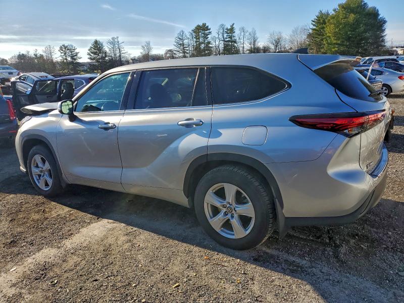 Photo 2 from auction – 2022 TOYOTA HIGHLANDER with VIN 5TDBBRCH7NS544864