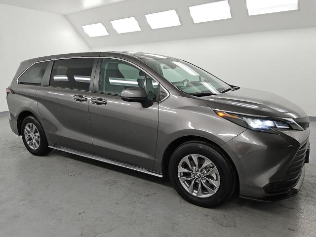 Photo 4 from auction – 2024 TOYOTA SIENNA LE with VIN 5TDKRKEC7RS198230