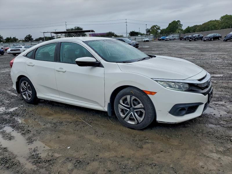 Photo 4 from auction – 2016 HONDA CIVIC with VIN 2HGFC2F62GH501858