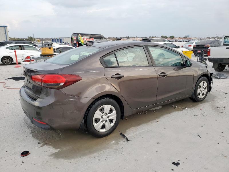 Photo 3 from auction – 2017 KIA FORTE LX with VIN 3KPFK4A71HE088213