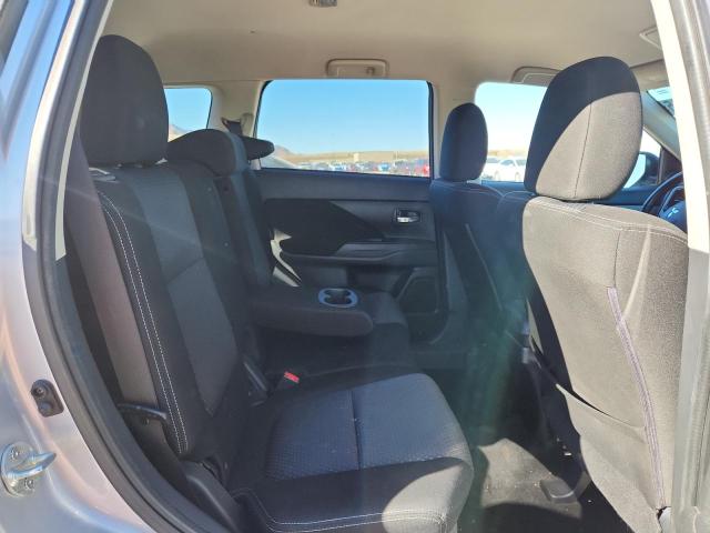 Photo 10 from auction – 2017 MITSUBISHI OUTLANDER with VIN JA4AZ2A34HZ027167