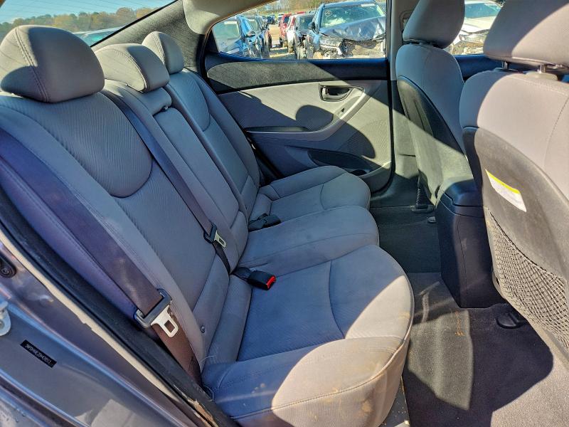 Photo 10 from auction – 2013 HYUNDAI ELANTRA GL with VIN 5NPDH4AE2DH428513