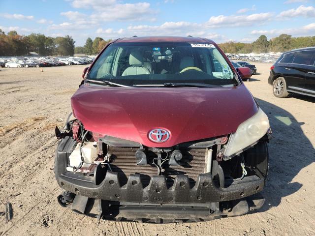 Photo 5 from auction – 2011 TOYOTA SIENNA XLE with VIN 5TDYK3DC2BS143874