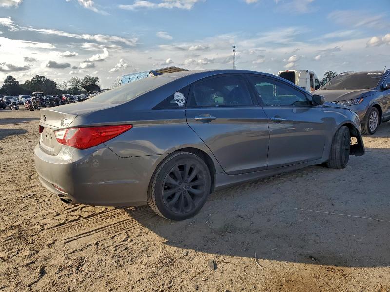 Photo 3 from auction – 2011 HYUNDAI SONATA SE with VIN 5NPEC4AC1BH041353