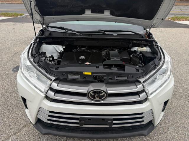 Photo 7 from auction – 2019 TOYOTA HIGHLANDER with VIN 5TDJZRFH0KS566865