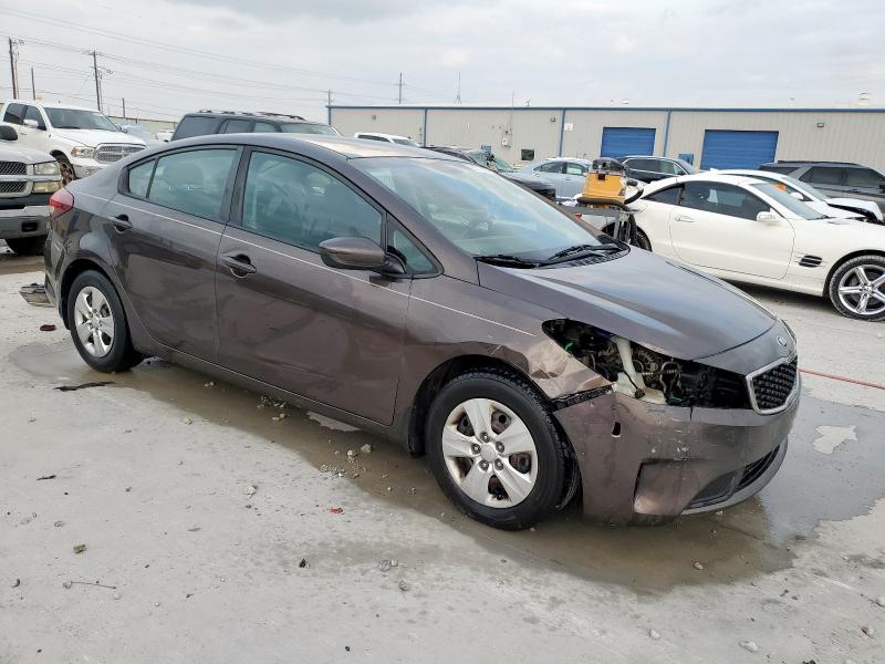 Photo 4 from auction – 2017 KIA FORTE LX with VIN 3KPFK4A71HE088213