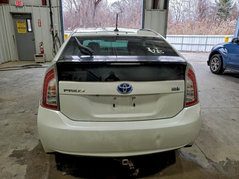 Photo 6 from auction – 2014 TOYOTA PRIUS with VIN JTDKN3DU8E1745217