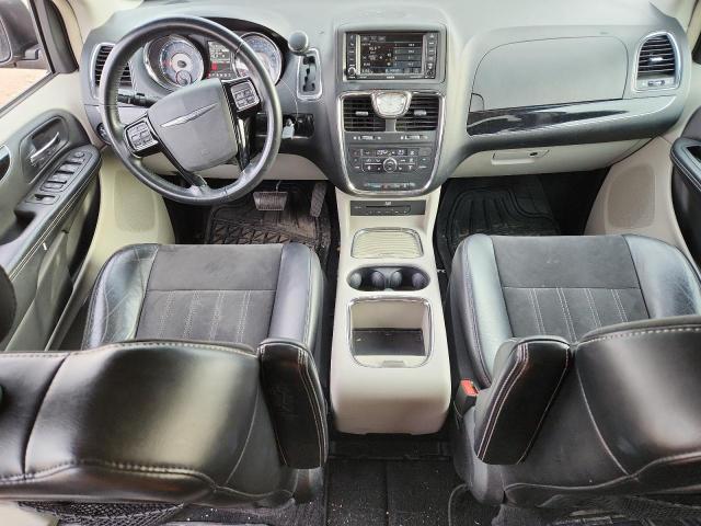 Photo 8 from auction – 2014 CHRYSLER TOWN & COU with VIN 2C4RC1CG6ER175136
