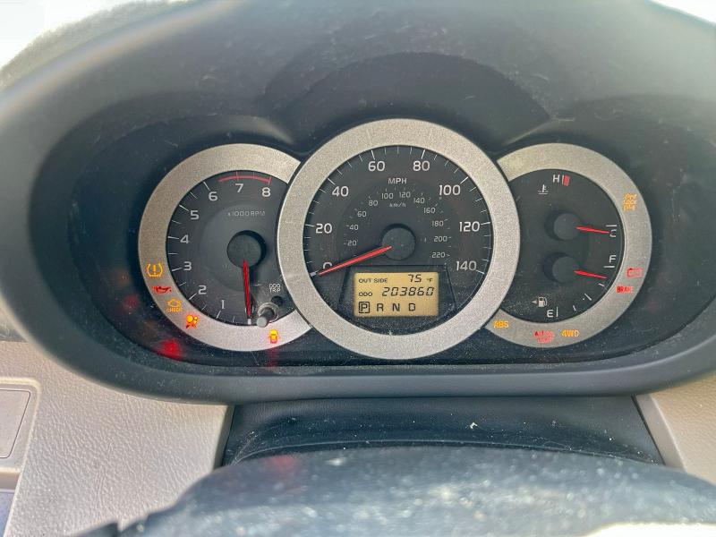 Photo 8 from auction – 2007 TOYOTA RAV4 LIMIT with VIN JTMBD31V975098077