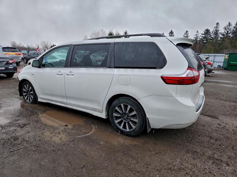 Photo 2 from auction – 2018 TOYOTA SIENNA XLE with VIN 5TDDZ3DC8JS205335